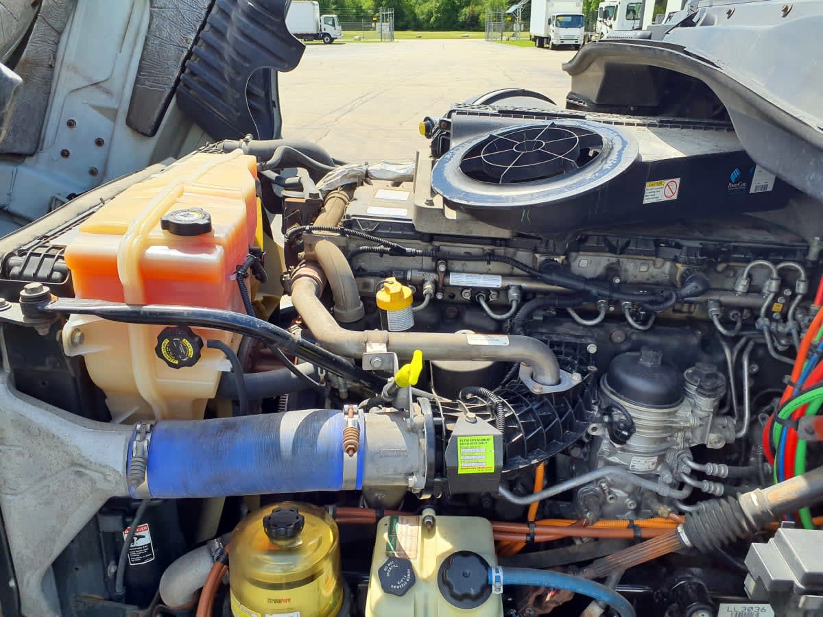 2020 Freightliner Cascadia in Oak Creek, WI — photo 8