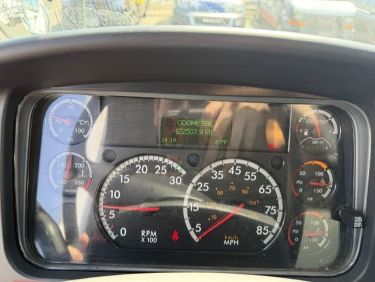 2019 Freightliner/Mercedes M2 106 880421