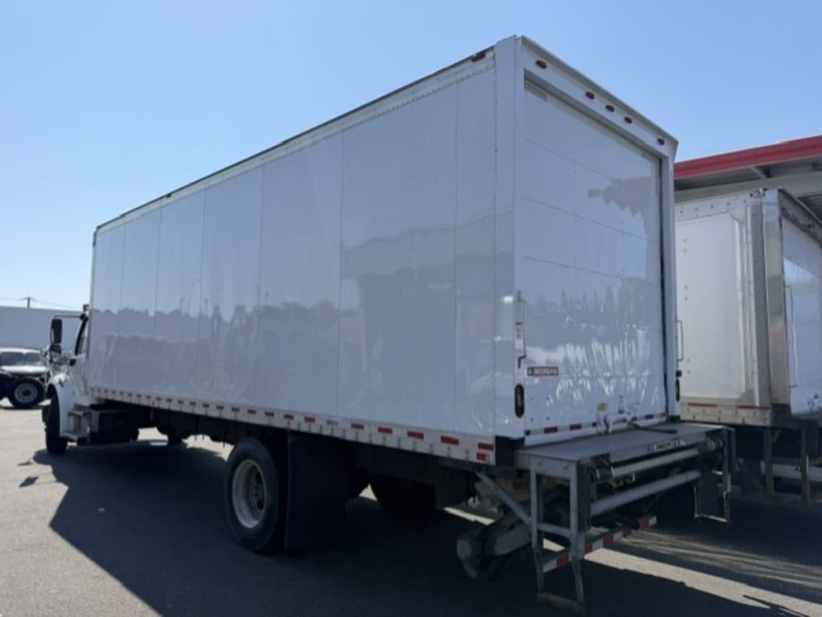 2019 Freightliner M2 106 in Farmingdale, NY — photo 6