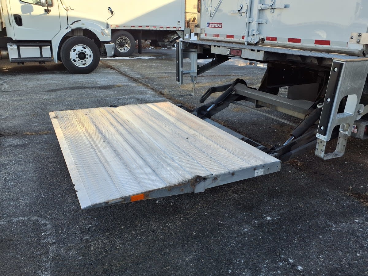 2020 Freightliner/Mercedes M2 106 880430