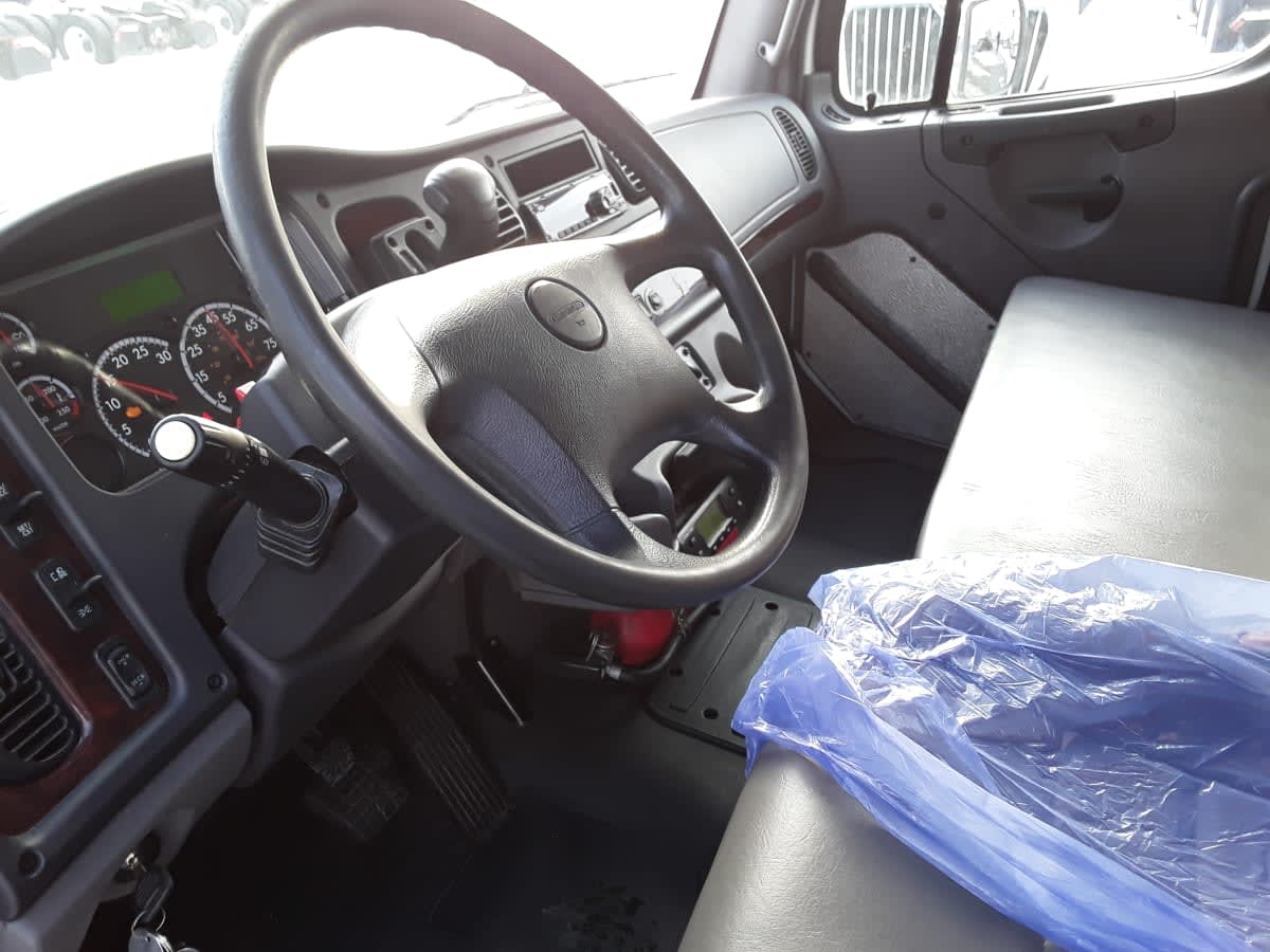 2020 Freightliner/Mercedes M2 106 880431