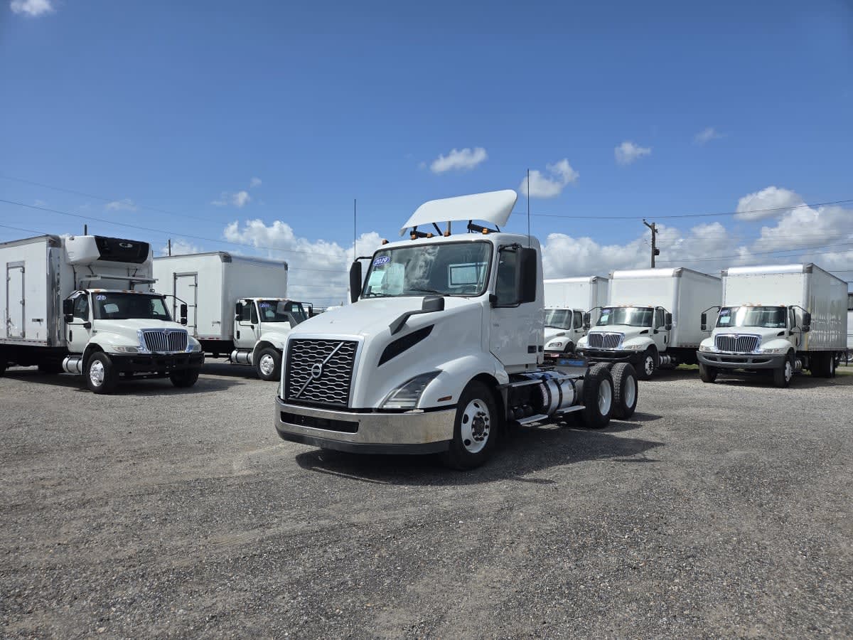 2019 VOLVO VNL64T-300 880451
