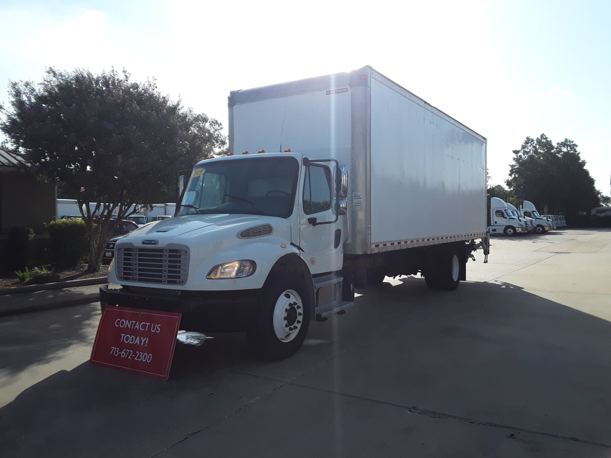 2019 Freightliner M2 106 880455