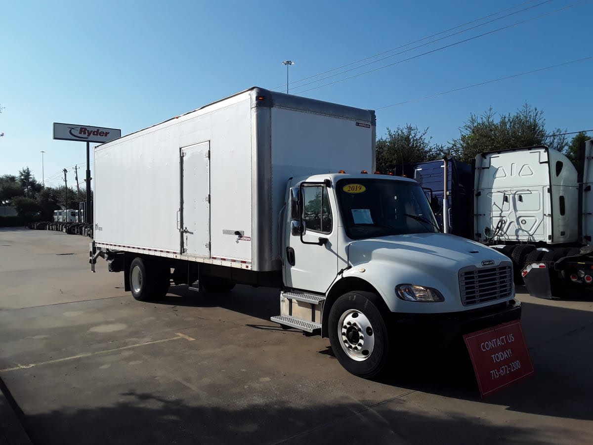 2019 Freightliner M2 106 880455