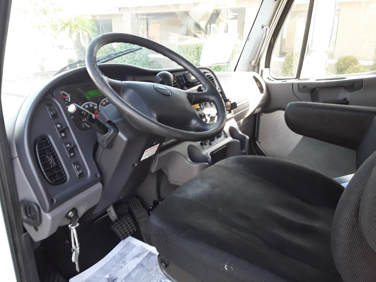 2019 Freightliner M2 106 880455