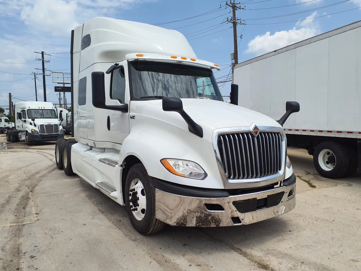 2019 Navistar International LT625 SLPR CAB 880550