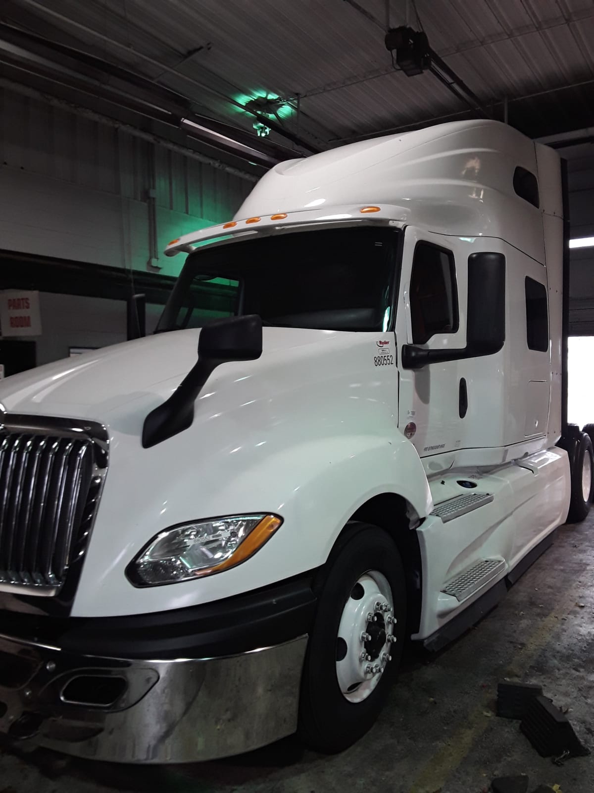 2019 Navistar International LT625 SLPR CAB 880552
