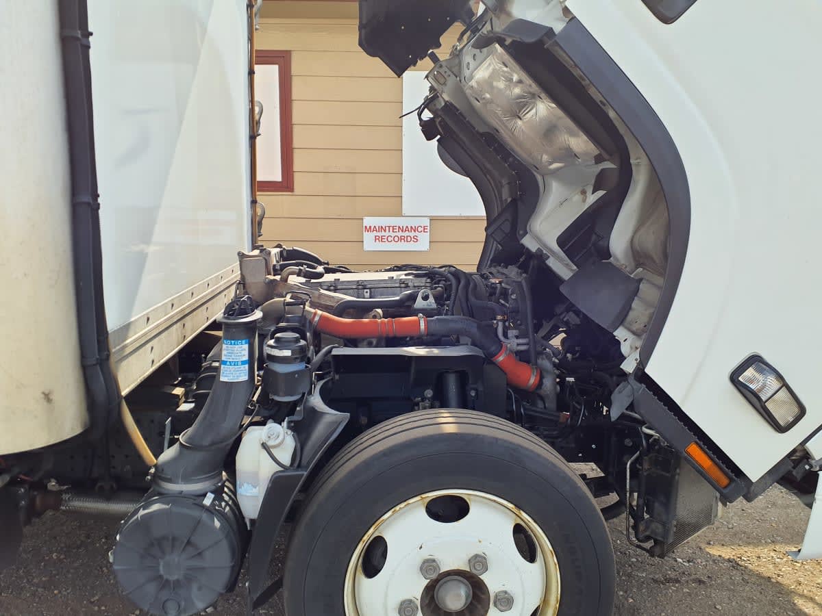 2019 Isuzu NPR - image 15