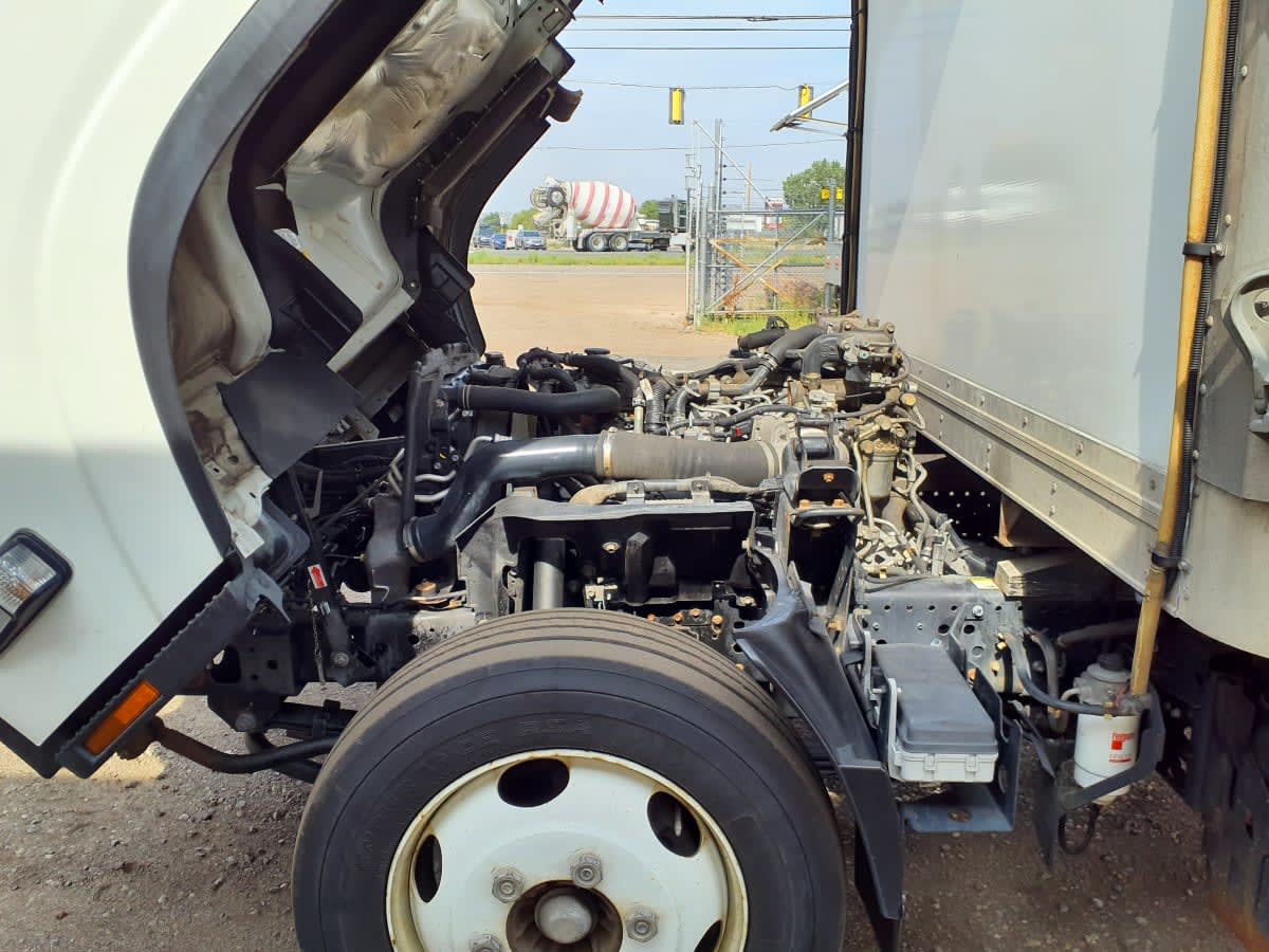 2019 Isuzu NPR - image 10