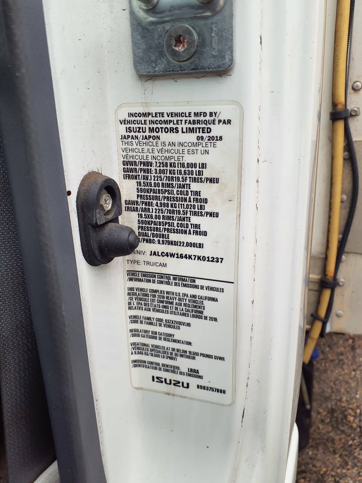 2019 Isuzu NPR - image 11