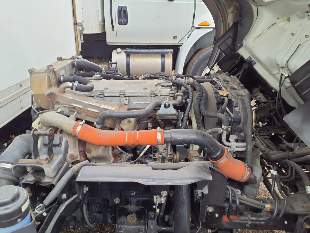 2019 Isuzu NPR - image 14