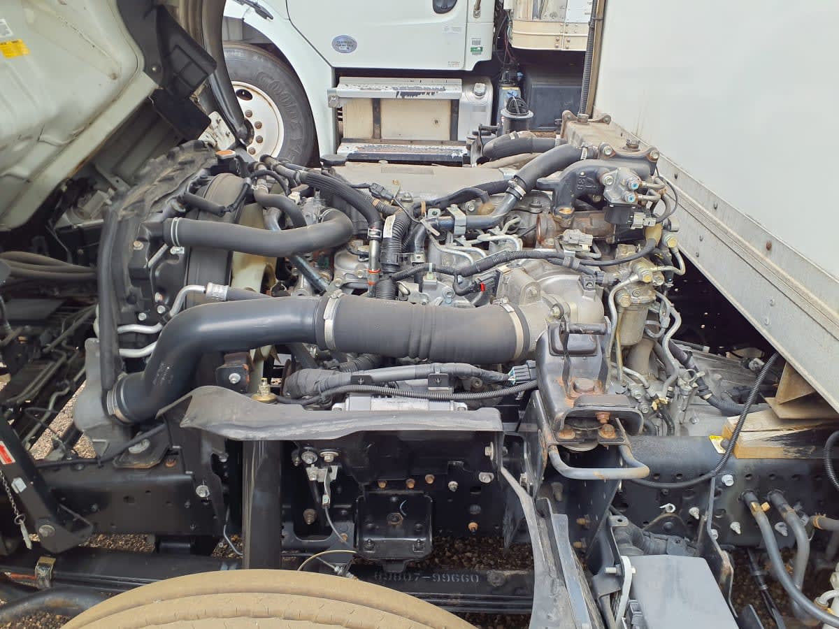 2019 Isuzu NPR - image 10