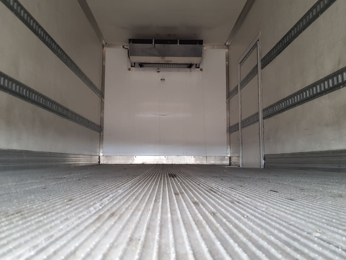 2019 Isuzu NPR - image 9