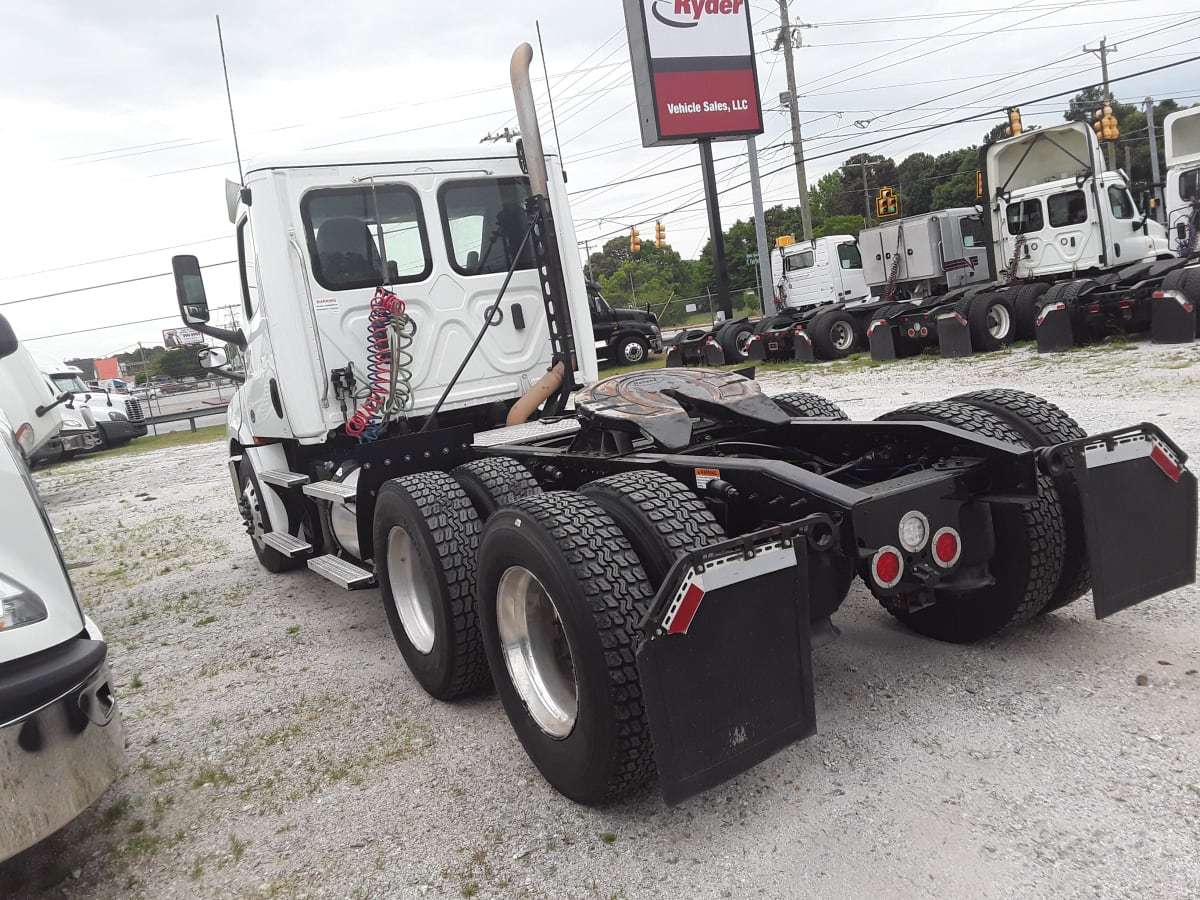 2020 Freightliner/Mercedes NEW CASCADIA PX12664 880648