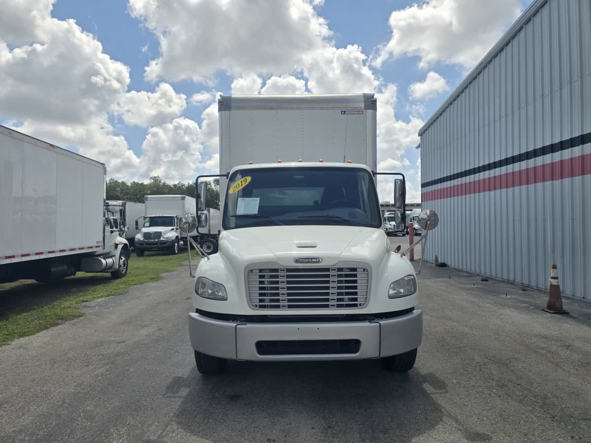 2019 Freightliner M2 106 in Tampa, FL — photo 2
