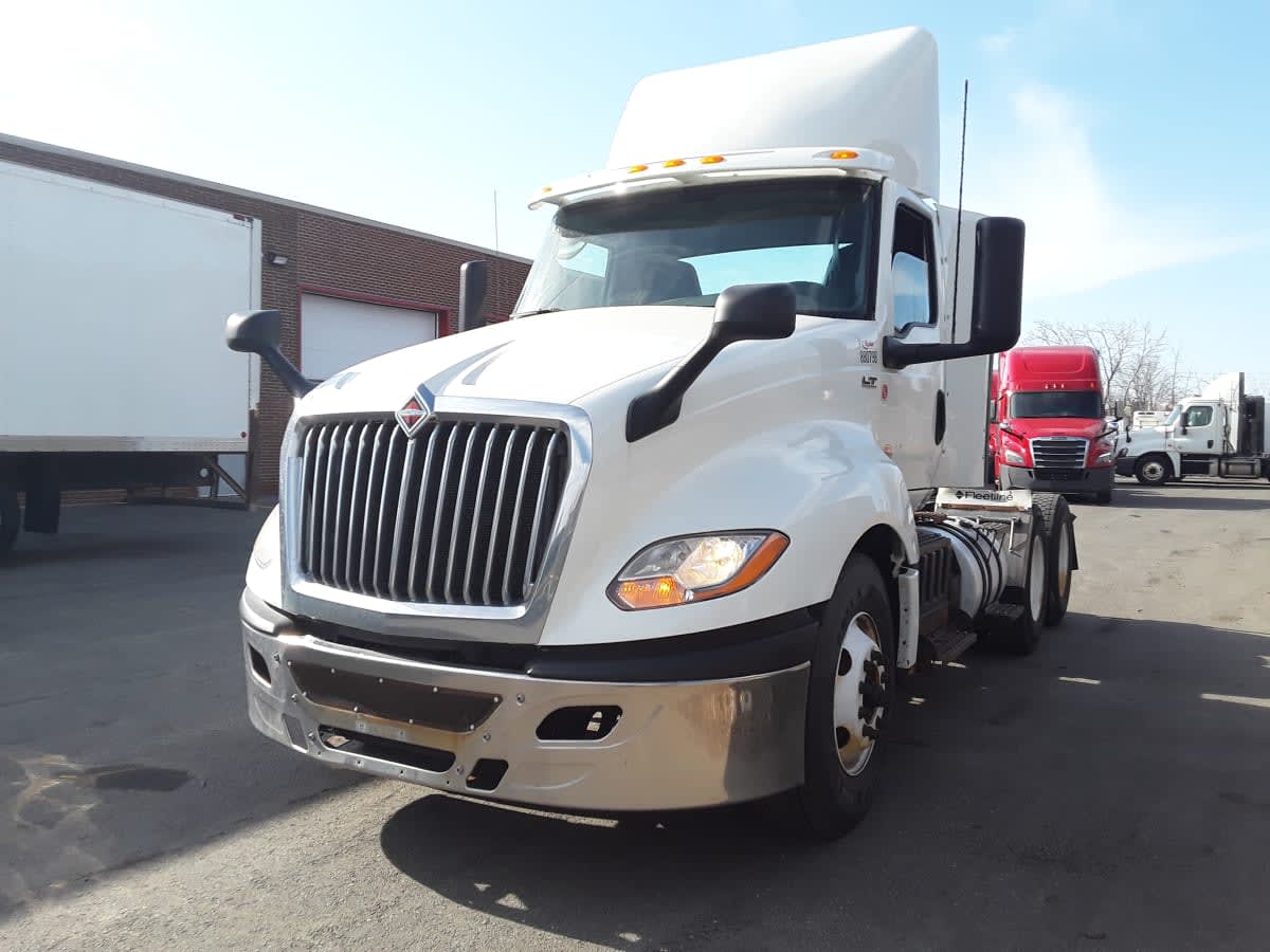 2019 Navistar International LT625 DAYCAB T/A 880798 2019 Navistar International LT625 DAYCAB T/A 880798