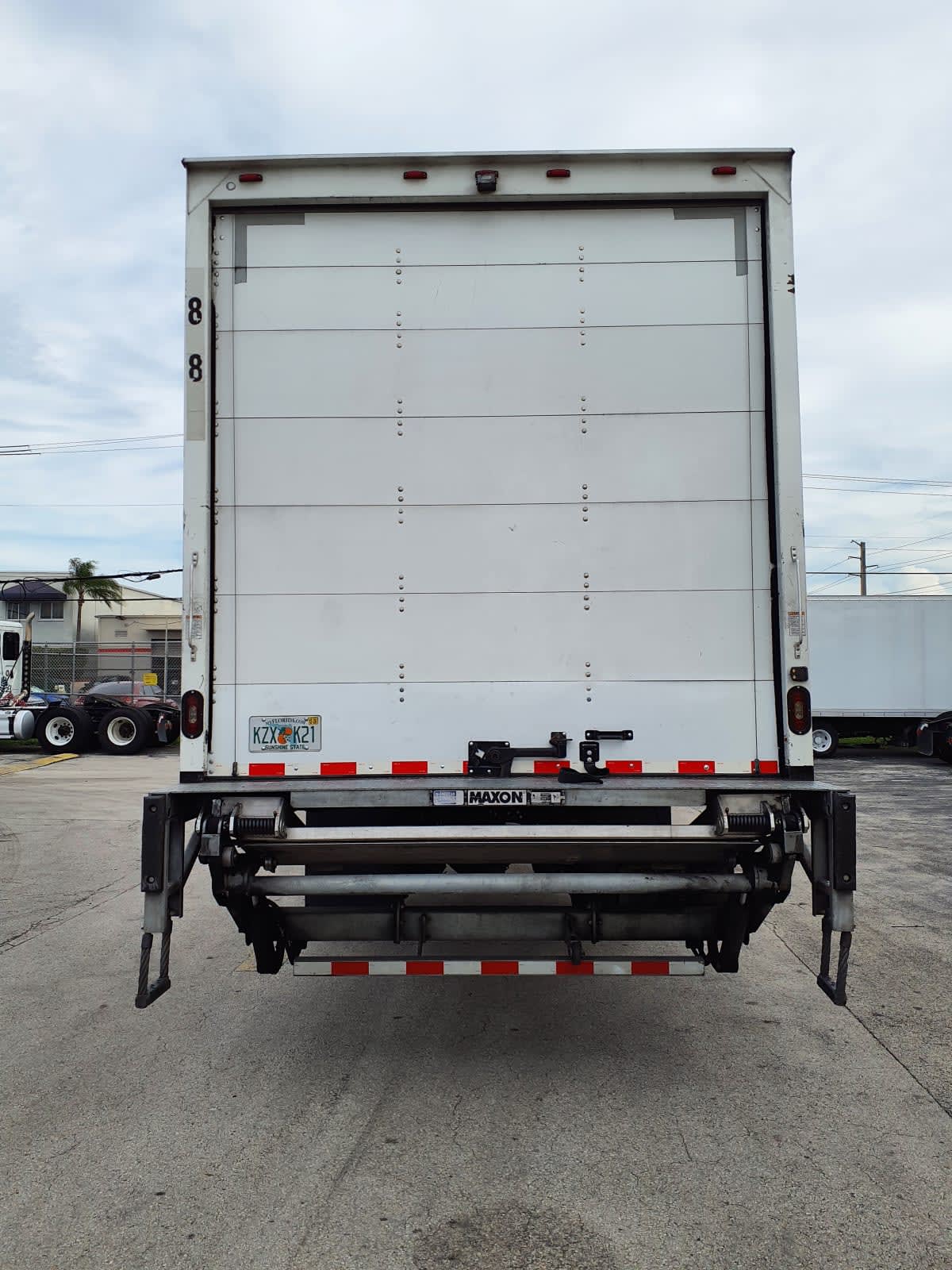 2019 Freightliner/Mercedes M2 106 880800