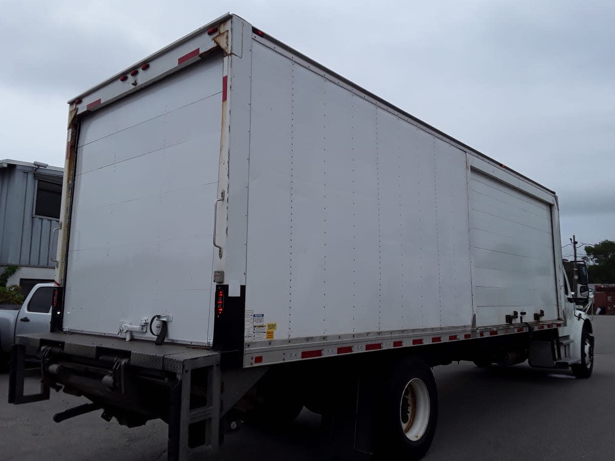 2019 Freightliner M2 106 880818