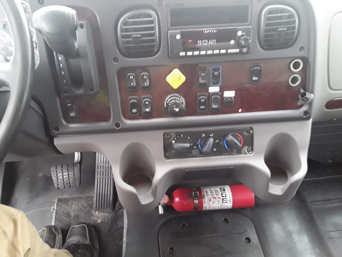 2019 Freightliner/Mercedes M2 106 880819