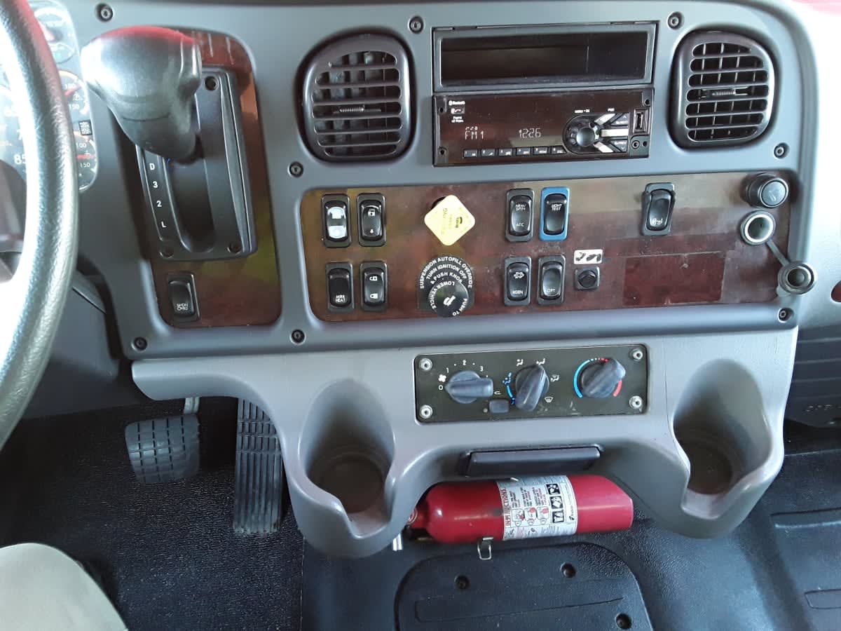 2019 Freightliner/Mercedes M2 106 880820