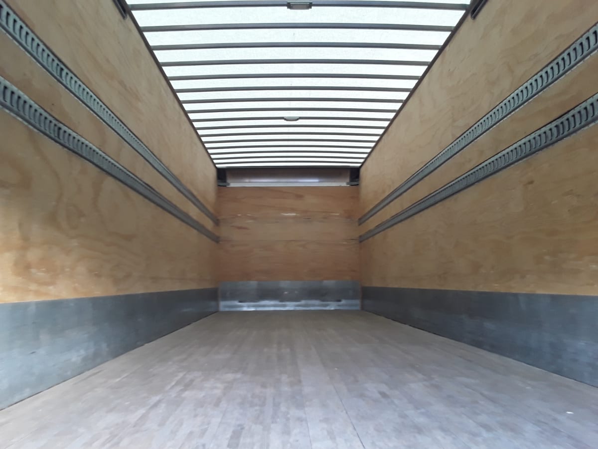 2019 Freightliner/Mercedes M2 106 880845