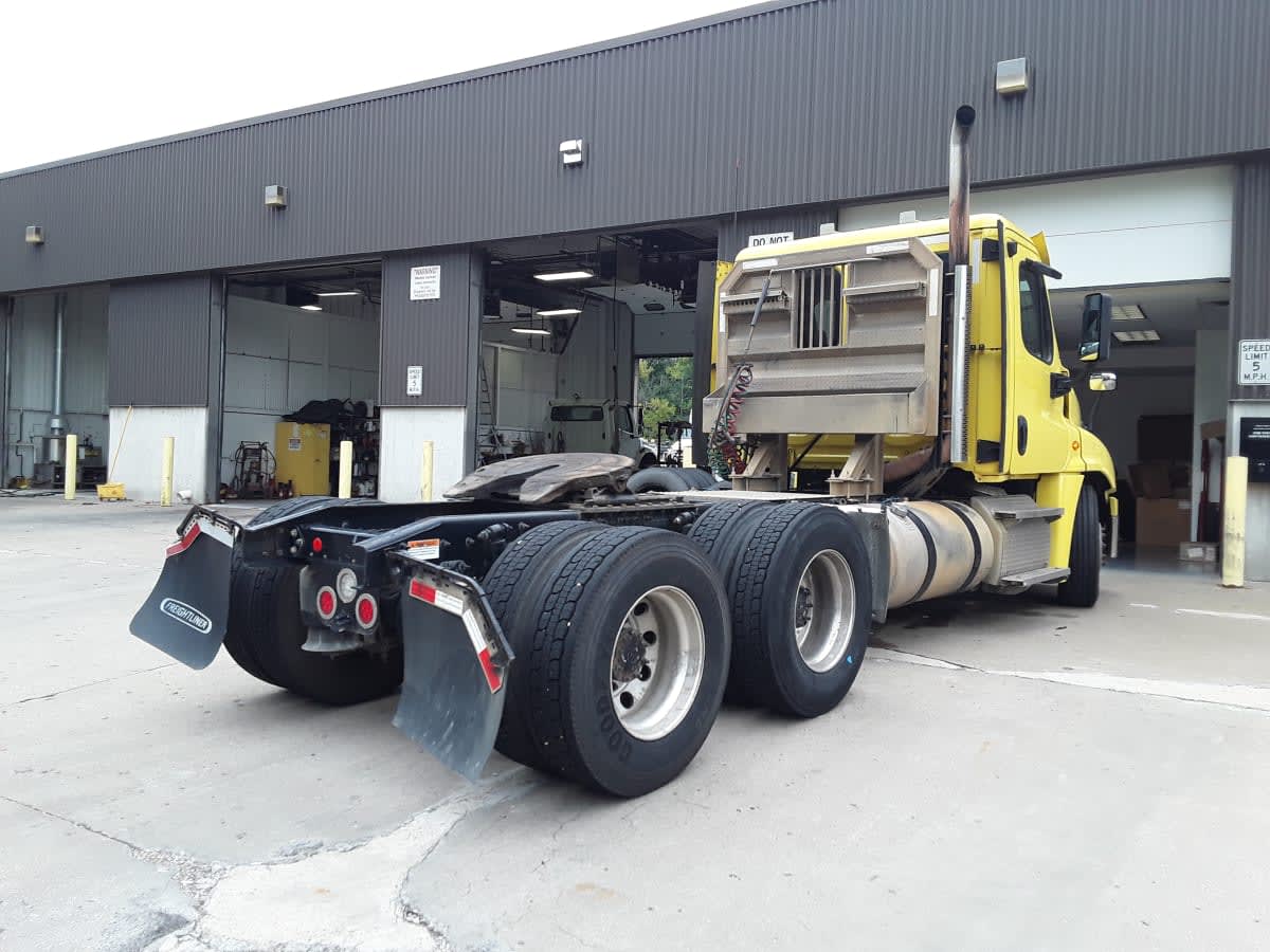 2020 Freightliner/Mercedes CASCADIA 125 880875