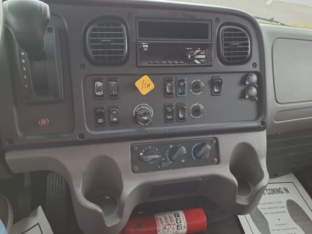 2019 Freightliner/Mercedes M2 106 880883