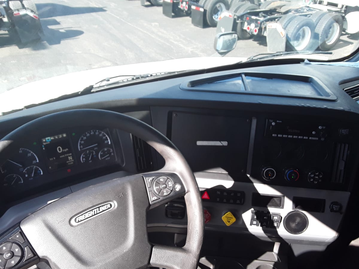 2019 Freightliner/Mercedes NEW CASCADIA PX12664 880893