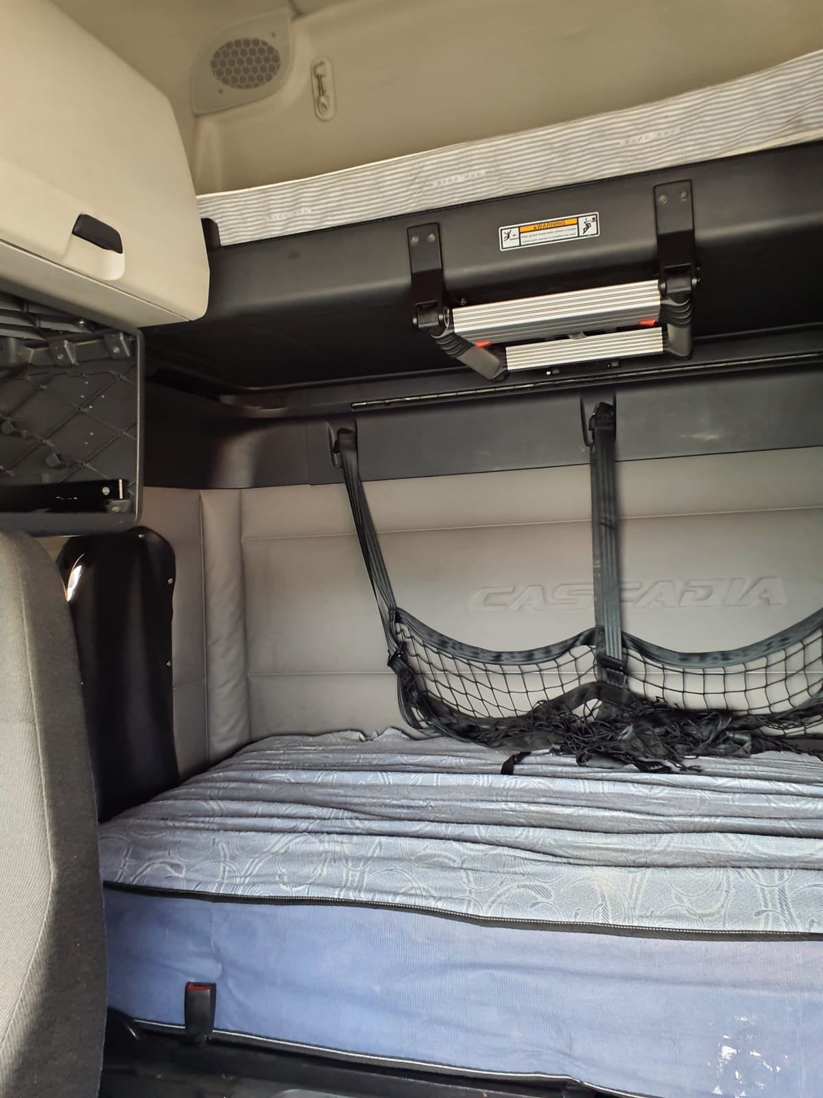2020 Freightliner Cascadia in Miami, FL — photo 8