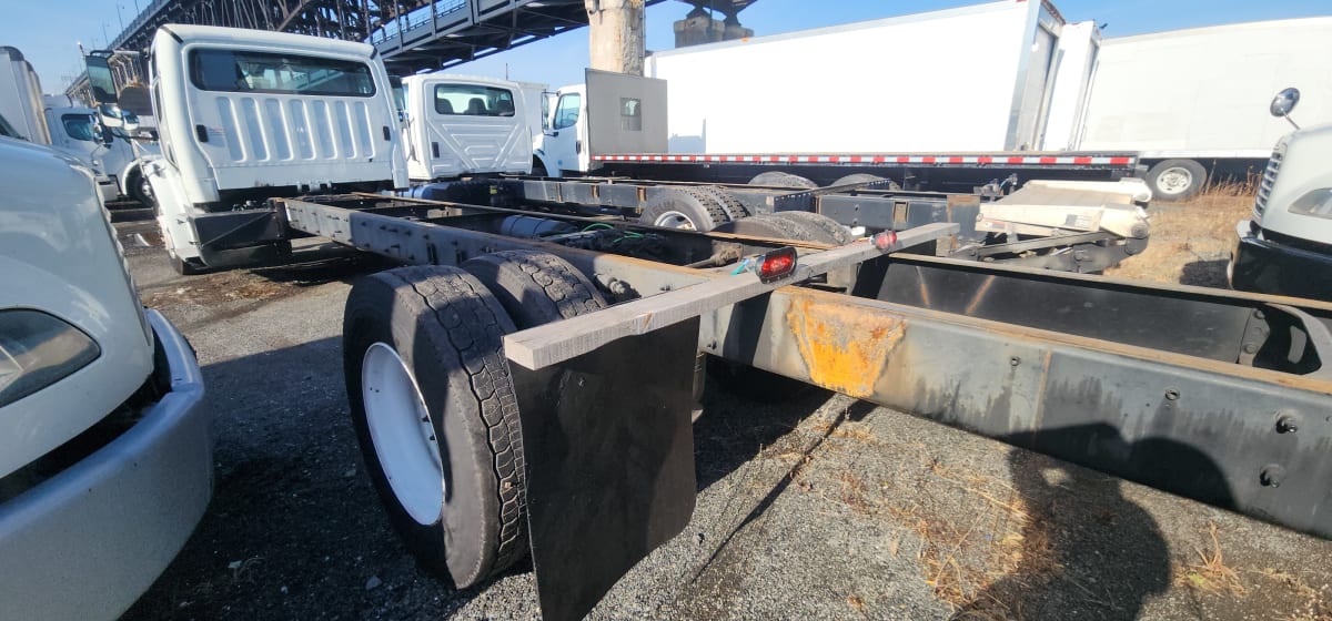 2019 Freightliner/Mercedes M2 106 880930