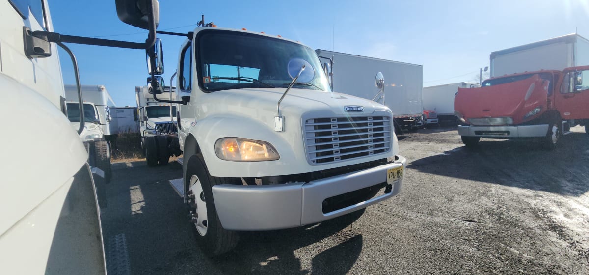 2019 Freightliner/Mercedes M2 106 880930