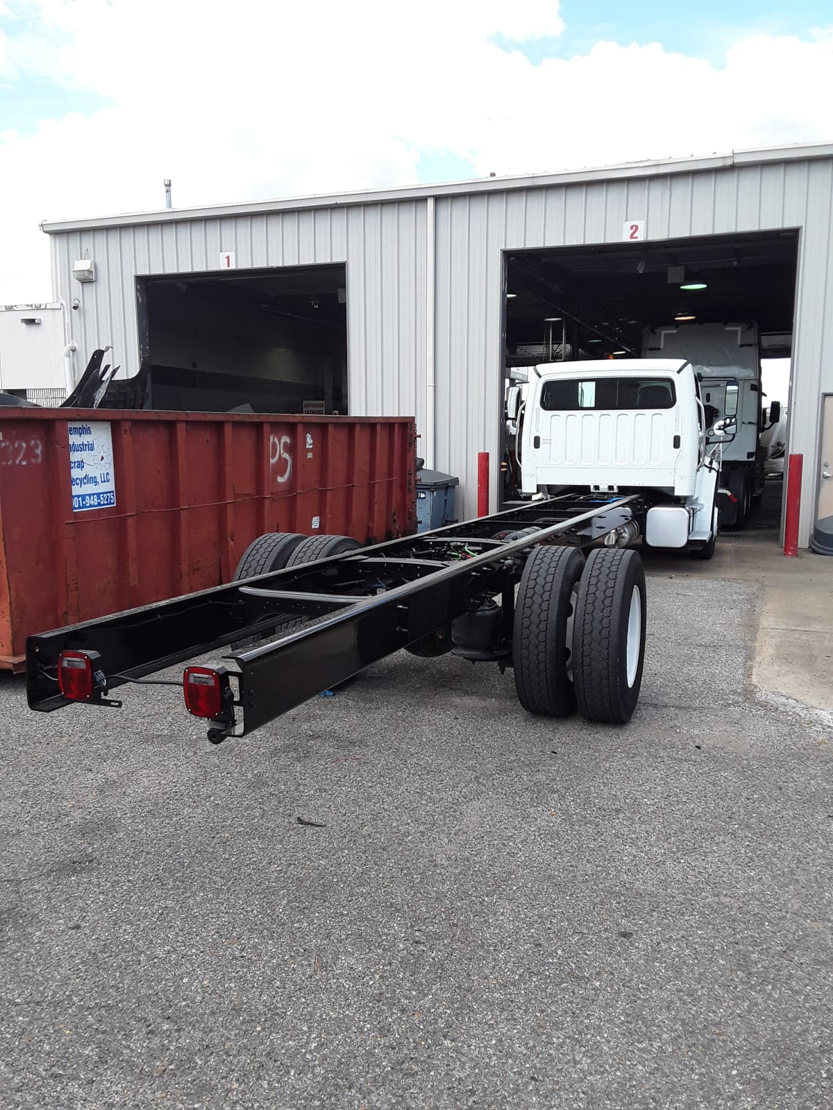 2019 Freightliner/Mercedes M2 106 880981