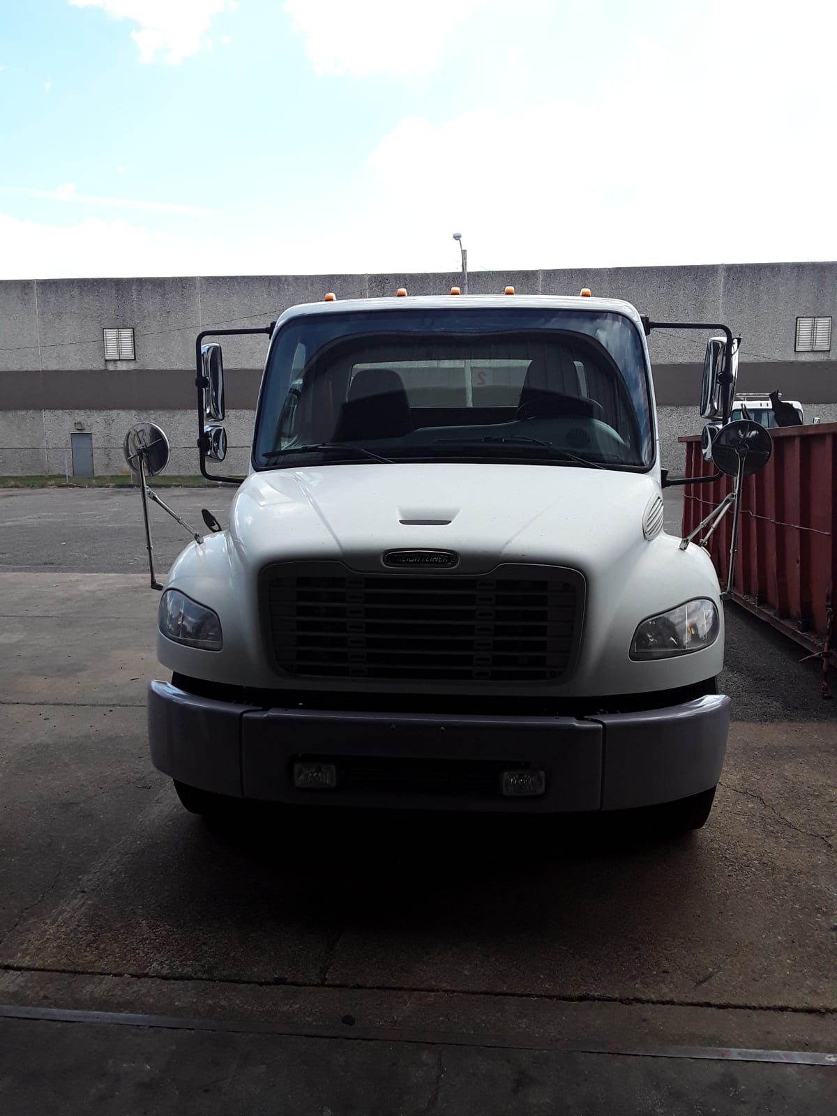 2019 Freightliner/Mercedes M2 106 880981