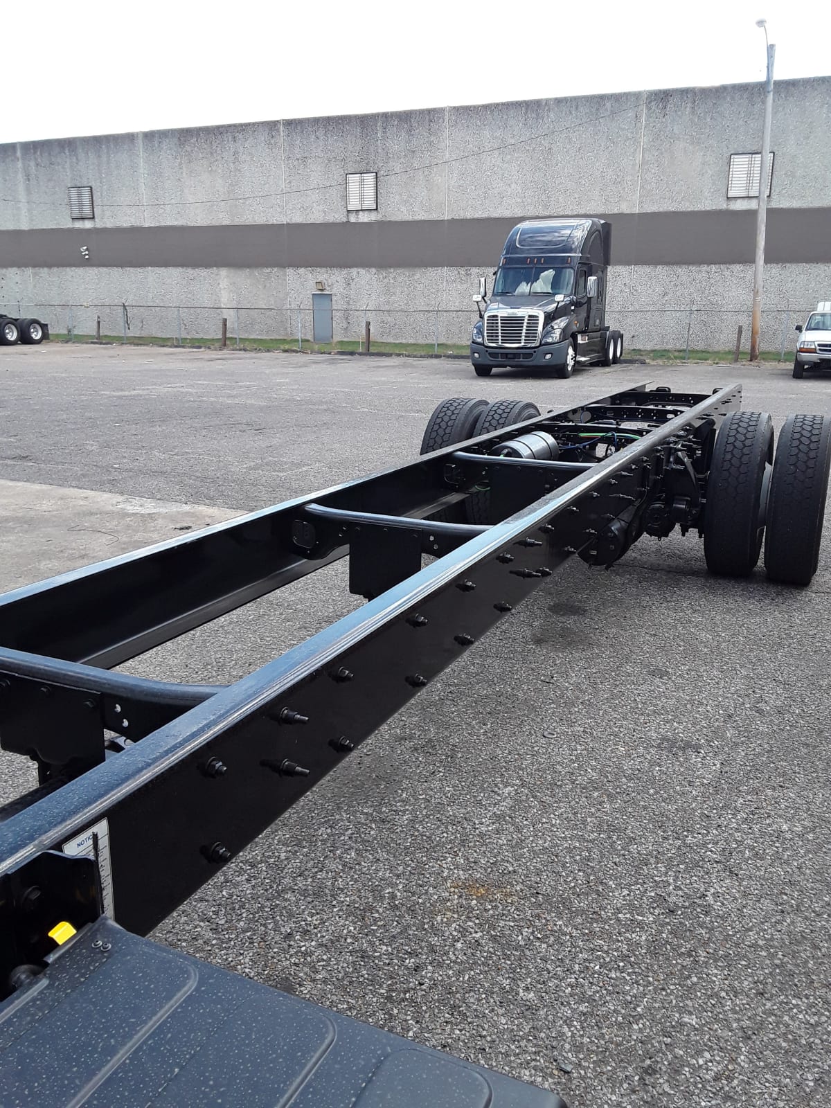 2019 Freightliner/Mercedes M2 106 880981