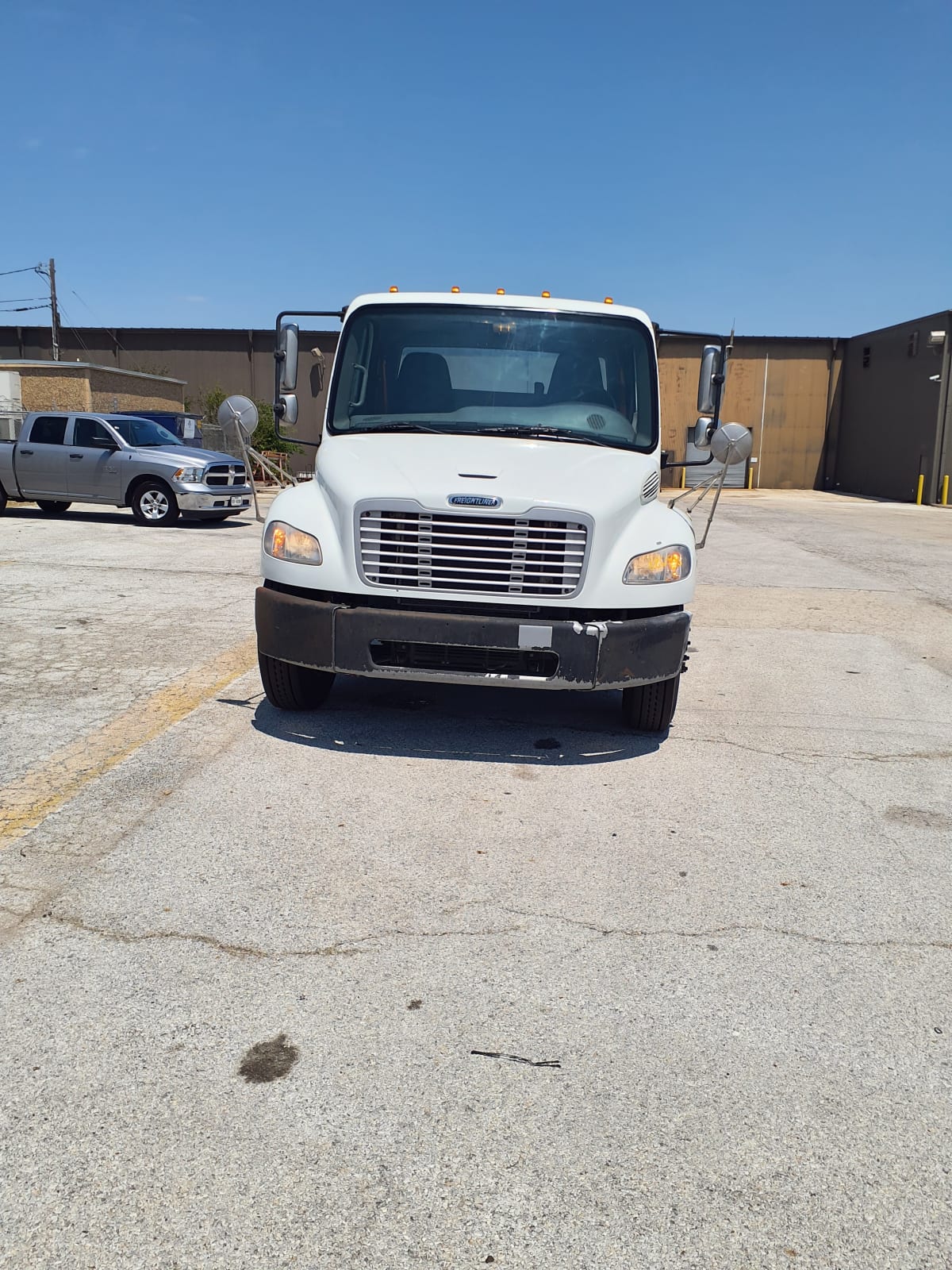 2019 Freightliner/Mercedes M2 106 880985