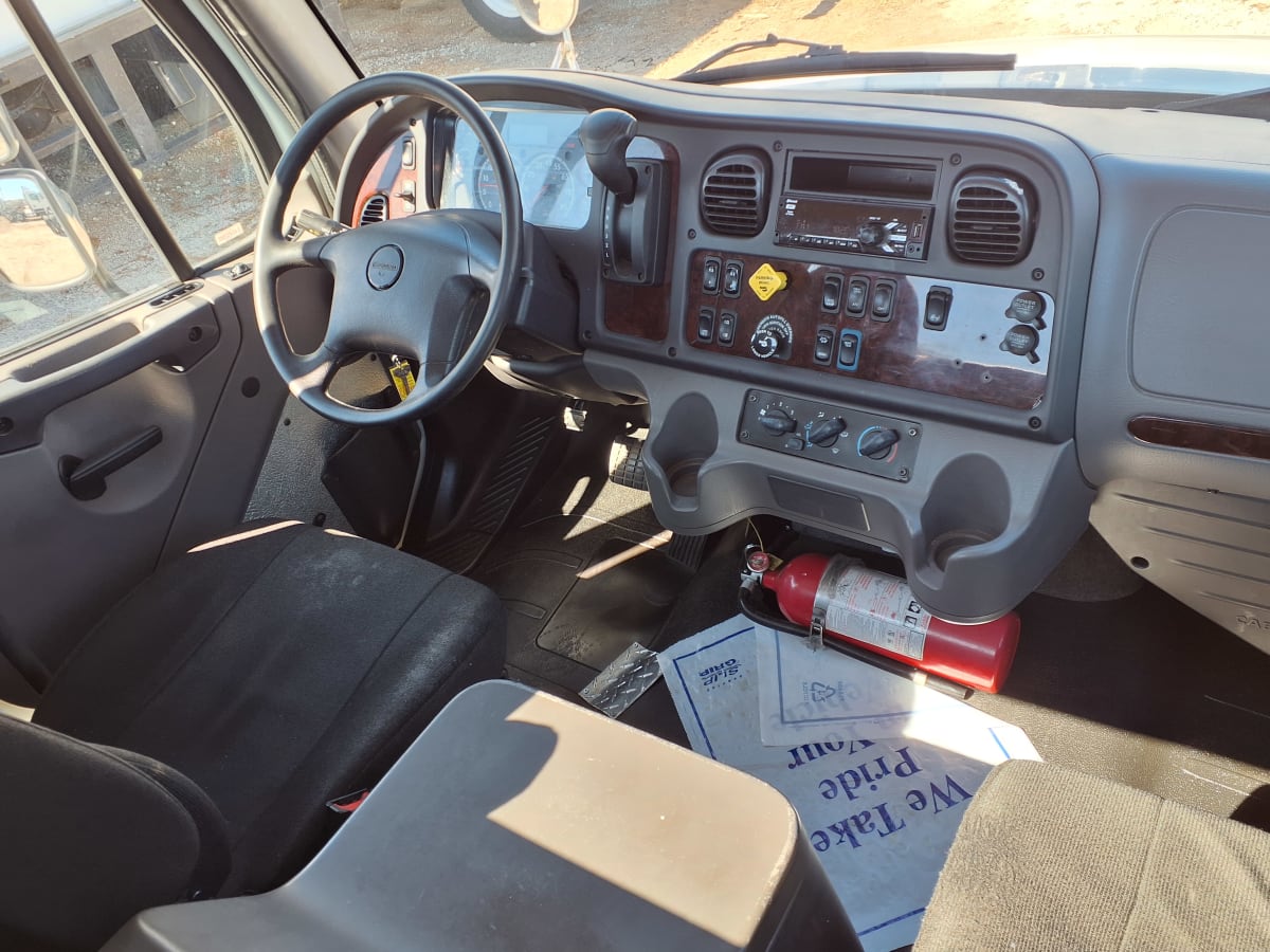 2020 Freightliner/Mercedes M2 106 880987