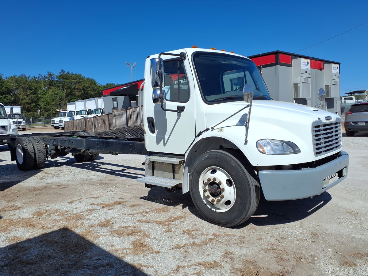 2020 Freightliner/Mercedes M2 106 880989