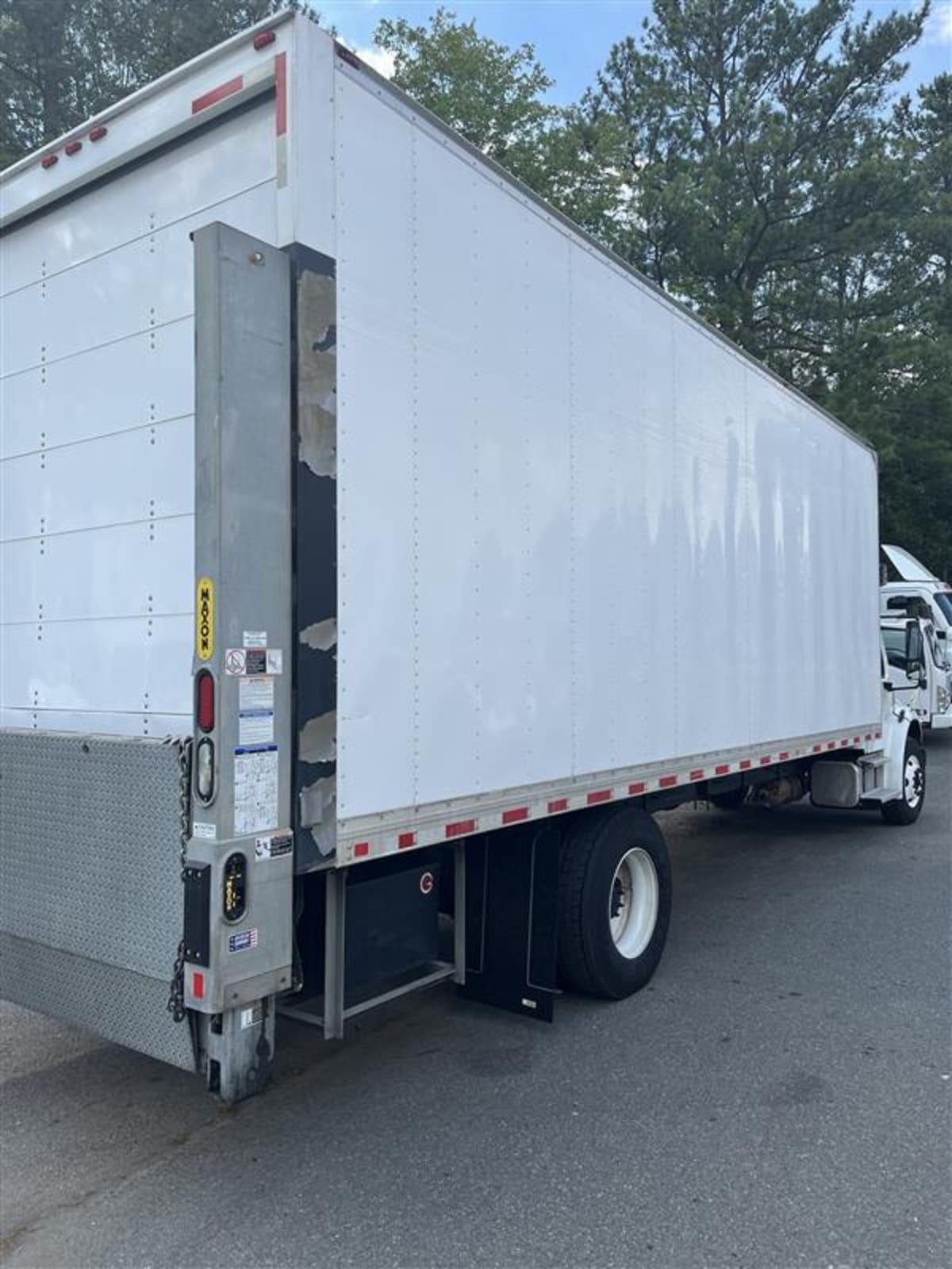 2019 Freightliner/Mercedes M2 106 880996