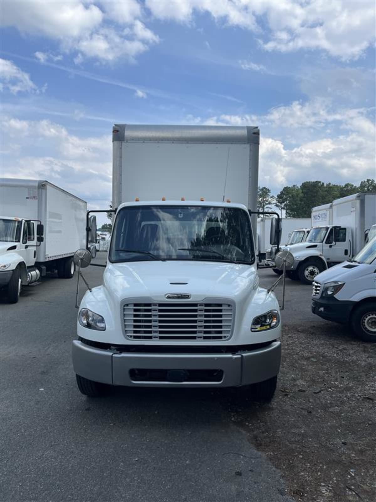 2019 Freightliner/Mercedes M2 106 880996