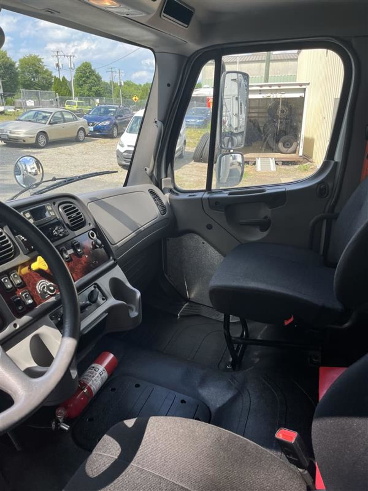 2019 Freightliner/Mercedes M2 106 880996