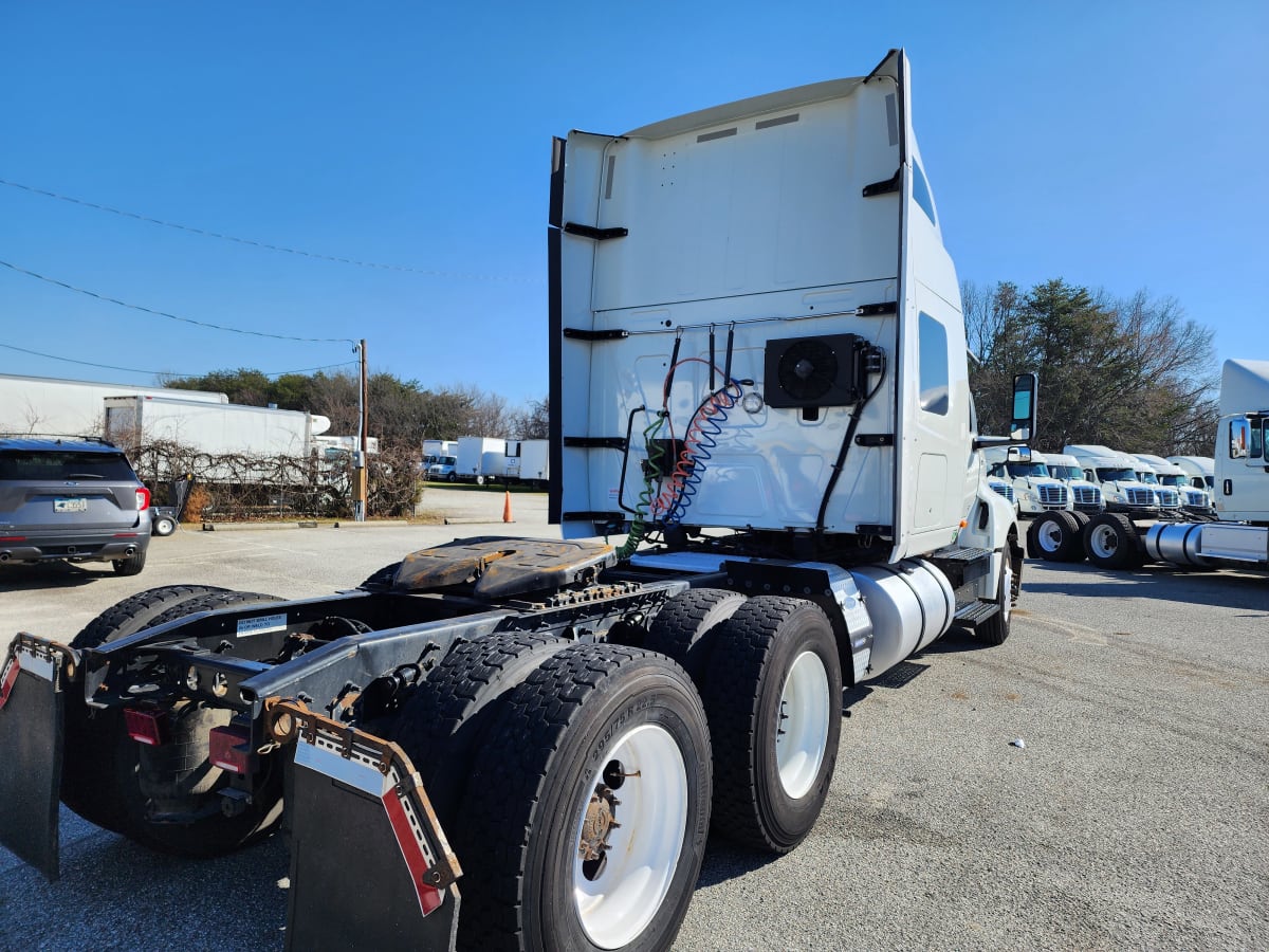 2019 Navistar International LT625 SLPR CAB 880997