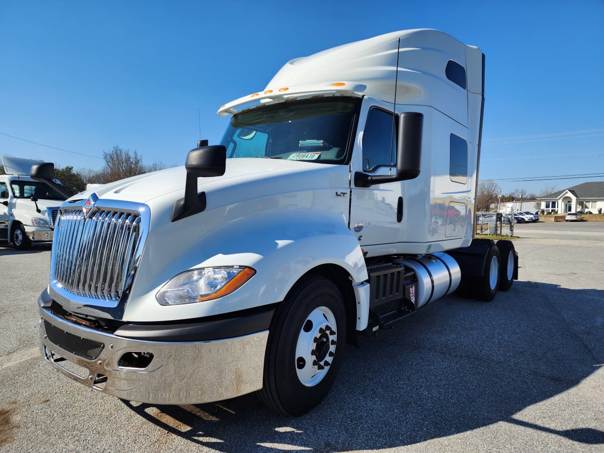 2019 Navistar International LT625 SLPR CAB 880997