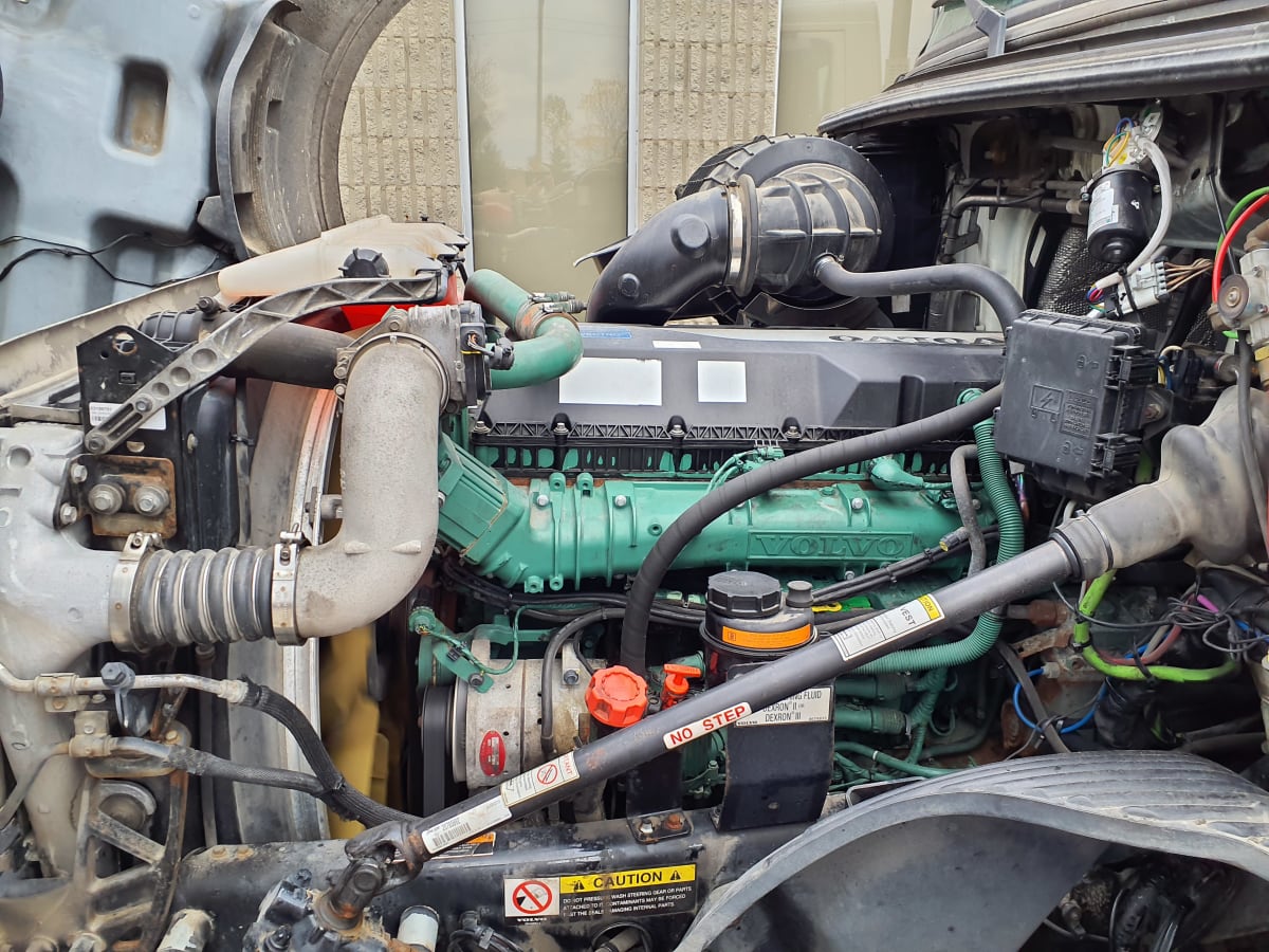 2019 Volvo VNL64T-300 881013