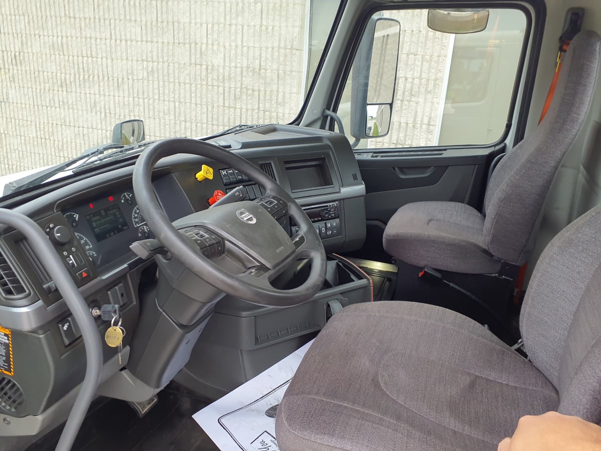 2019 Volvo VNL64T-300 881014