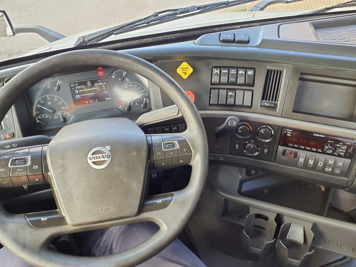 2019 Volvo VNL64T-300 881015