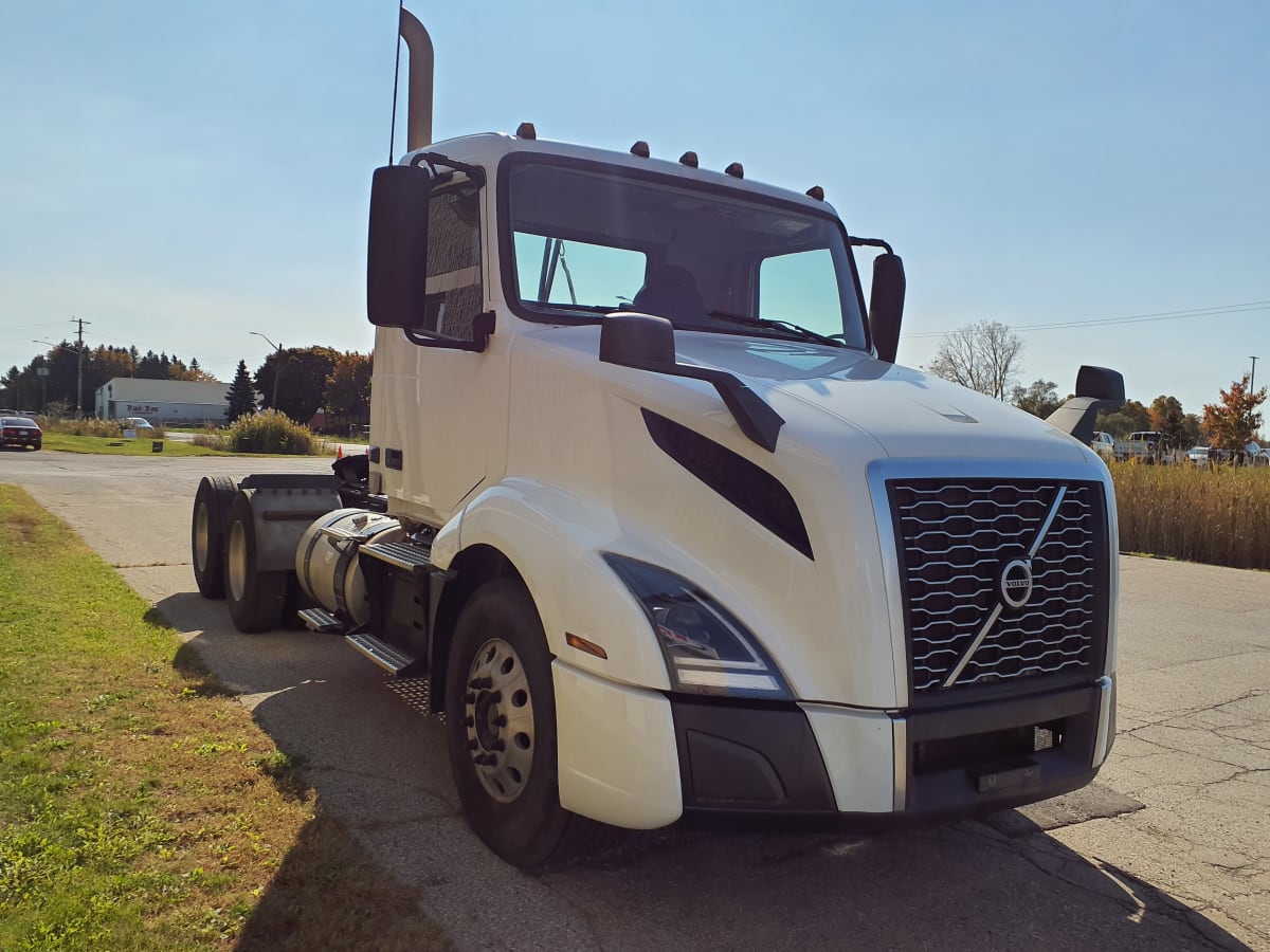 2019 Volvo VNL64T-300 881016