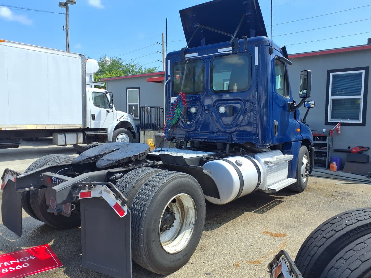 2020 Freightliner - image 4