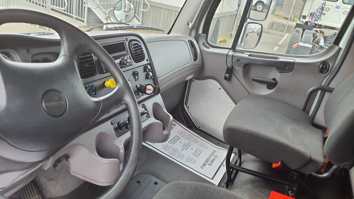 2019 Freightliner/Mercedes M2 106 881071