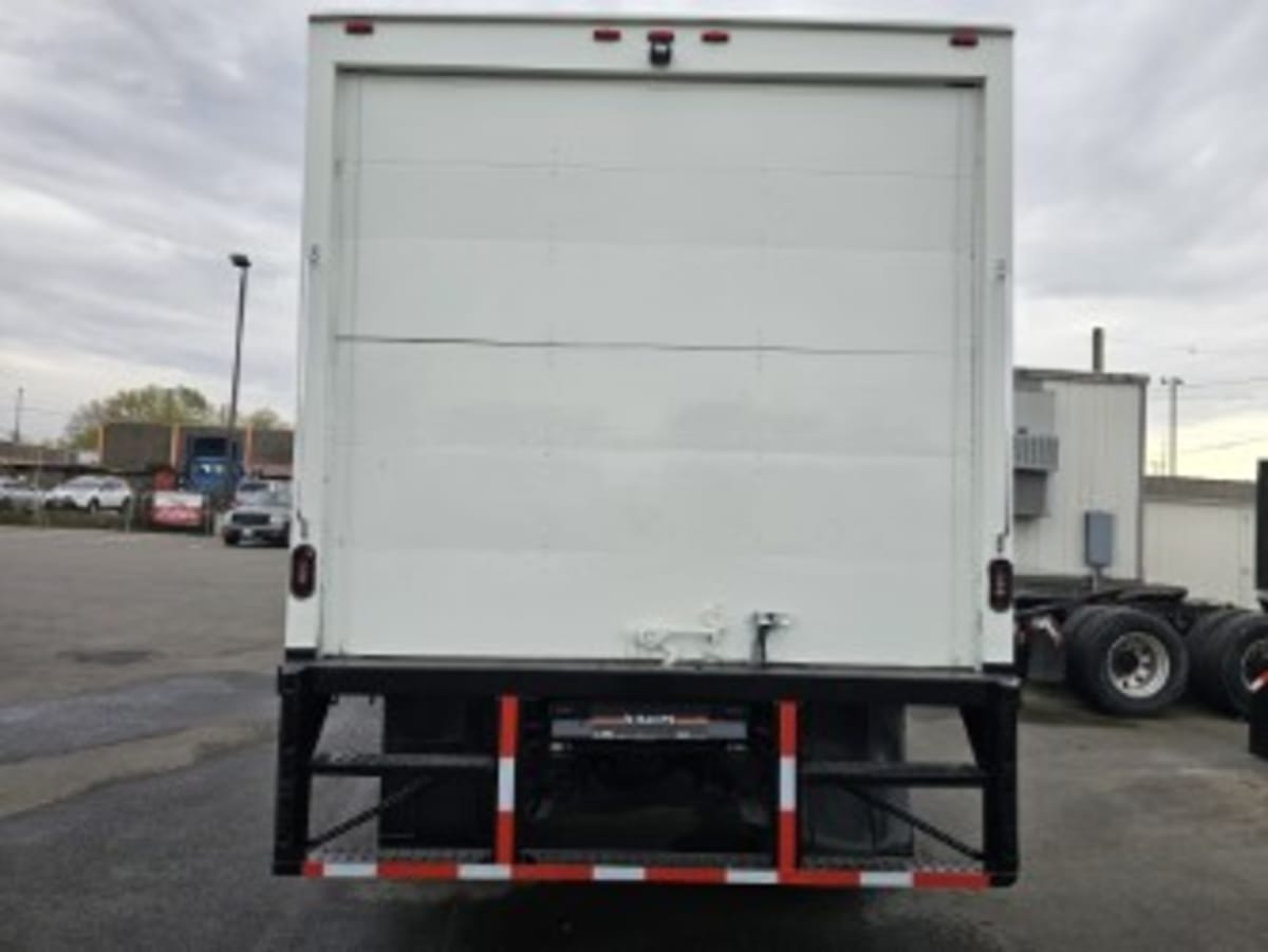 2019 Freightliner/Mercedes M2 106 881076