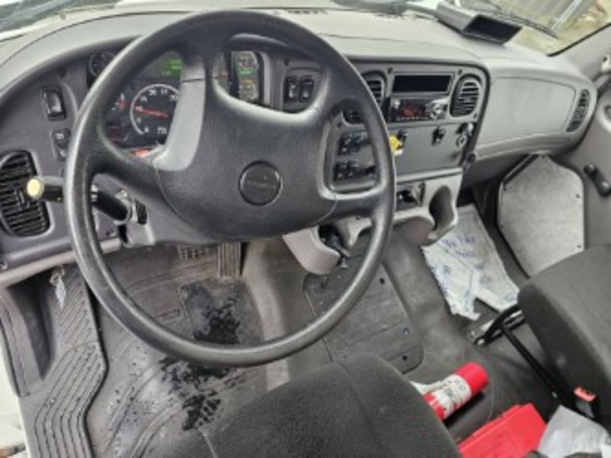 2019 Freightliner/Mercedes M2 106 881076